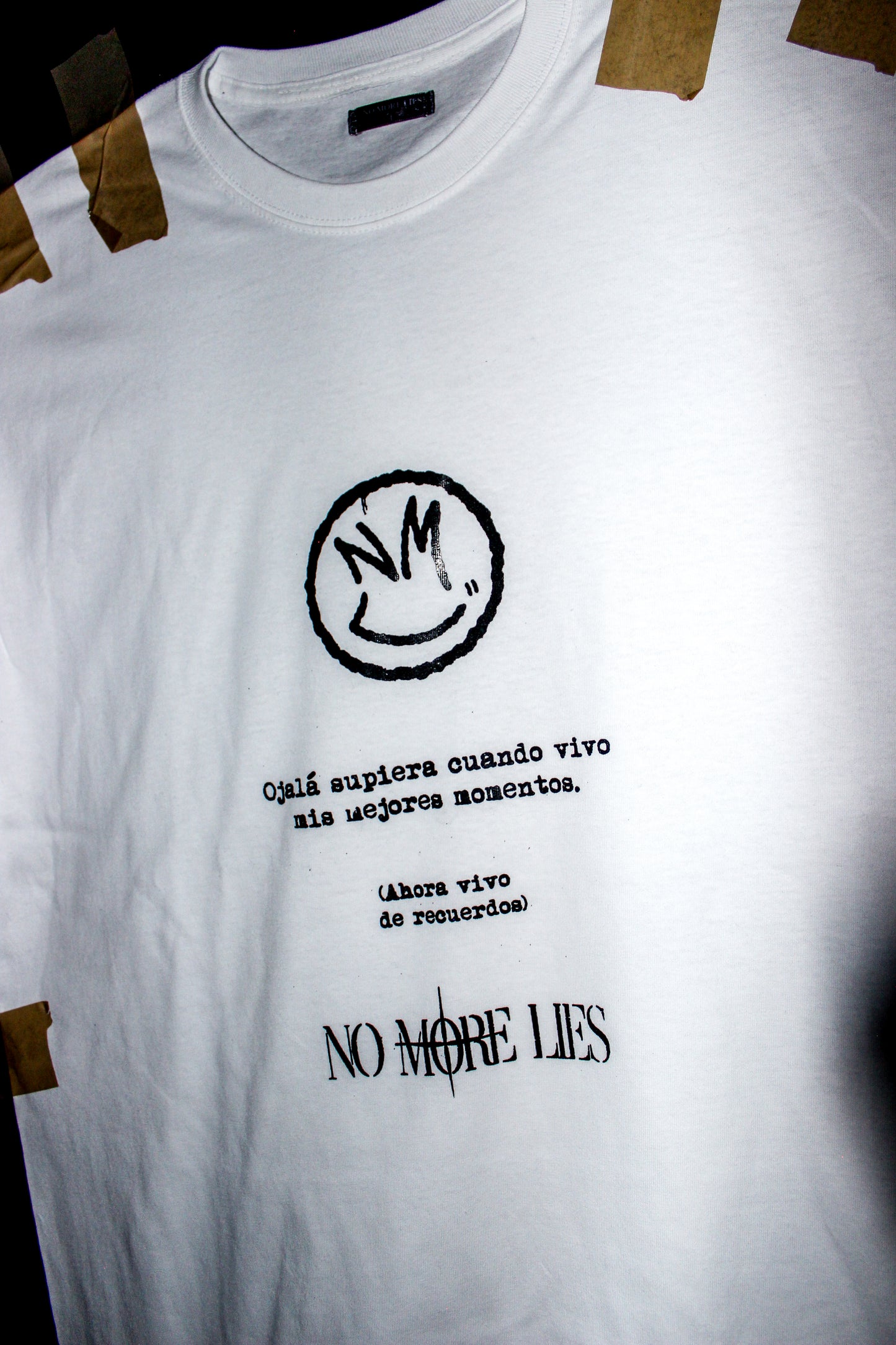 RECUERDOS " Playera de manga corta blanco con negro