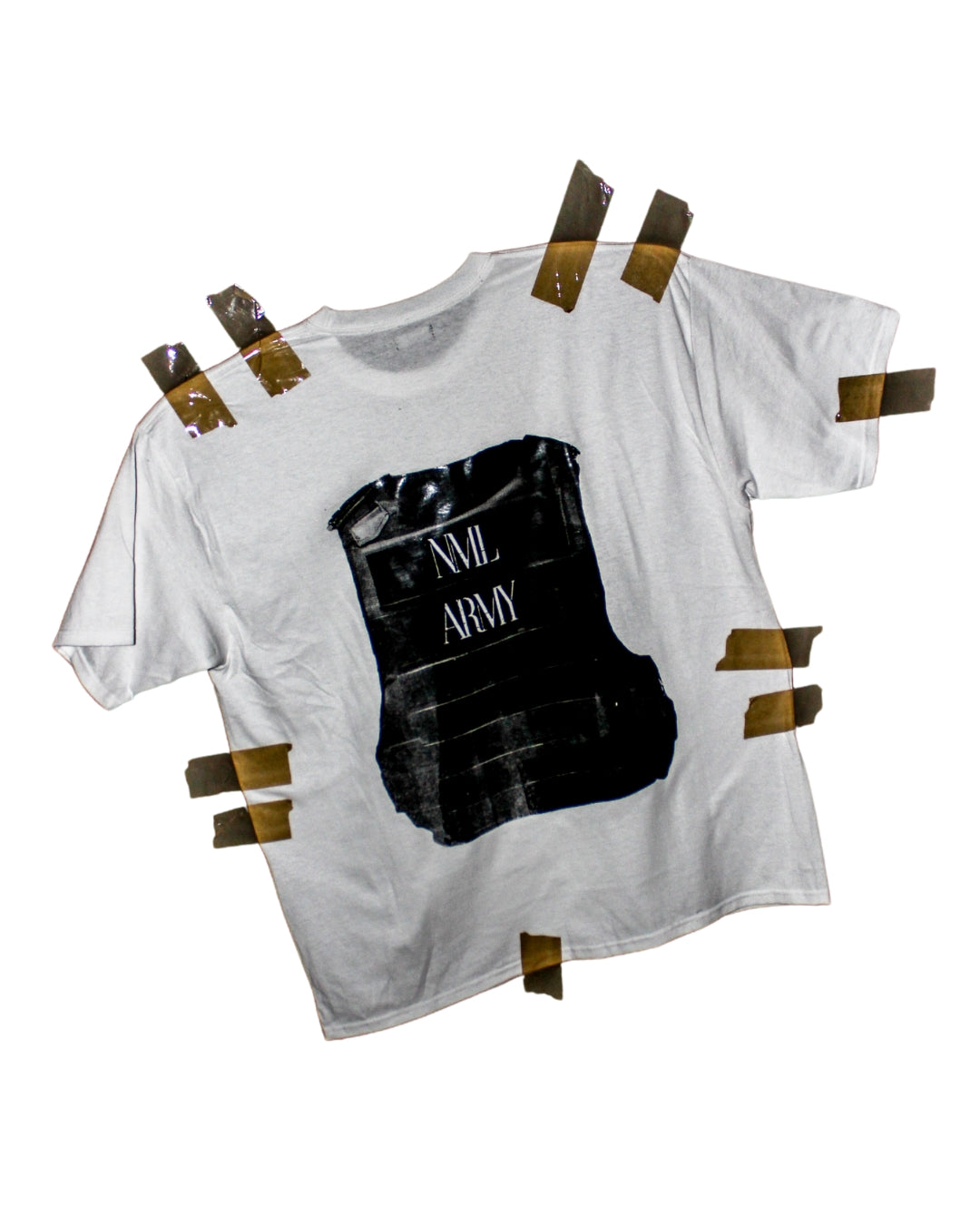 [ NML ARMY ] LADO "C" playera de manga corta en blanco con negro