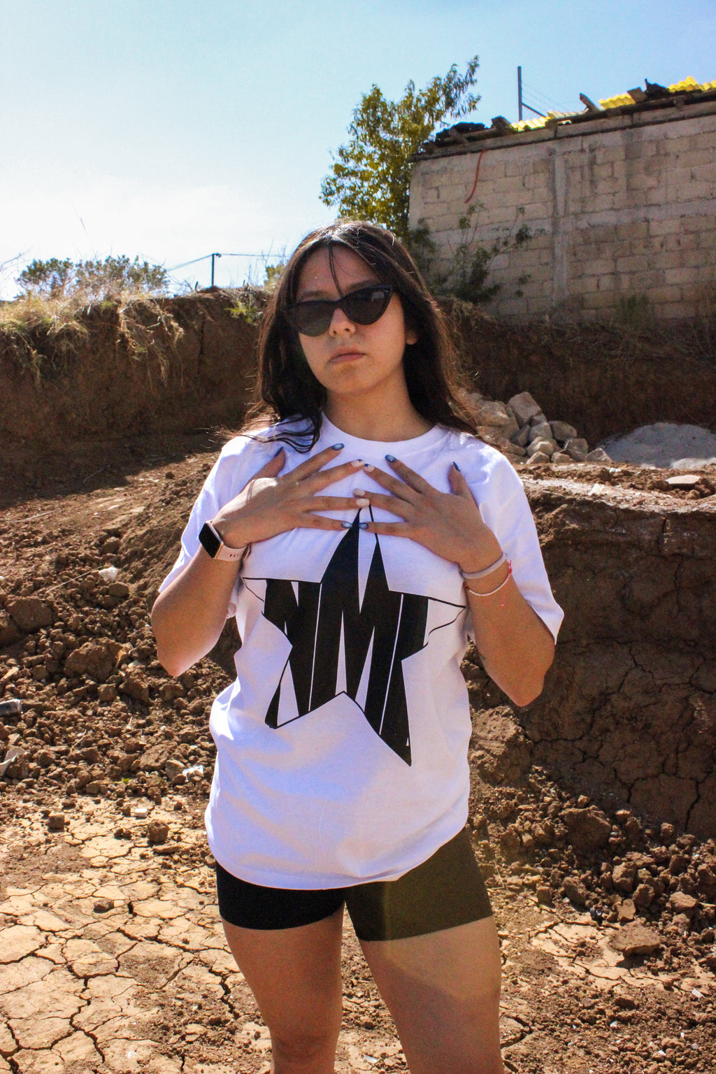 ONLY STARS " Playera manga corta en blanco con negro