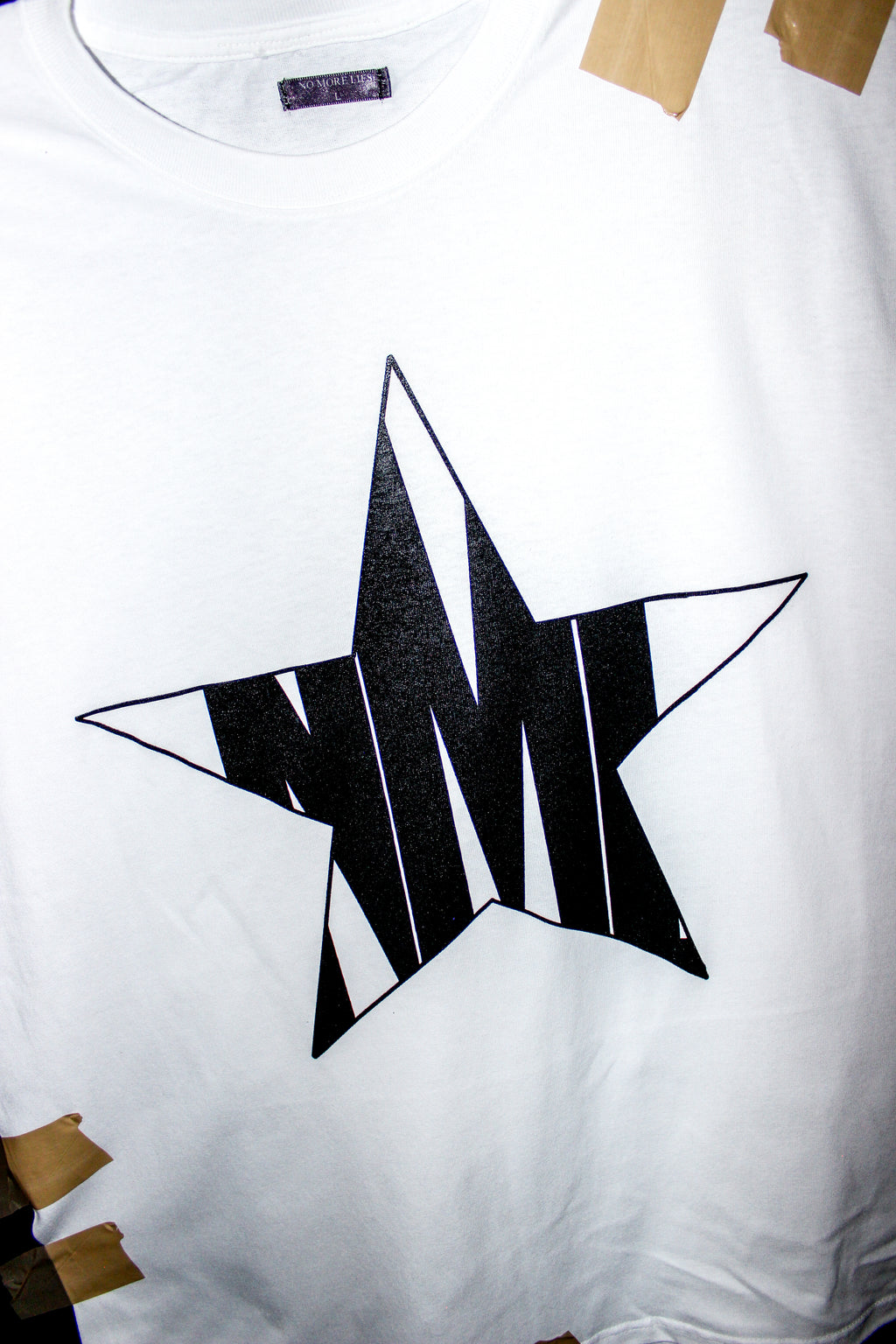 ONLY STARS " Playera manga corta en blanco con negro