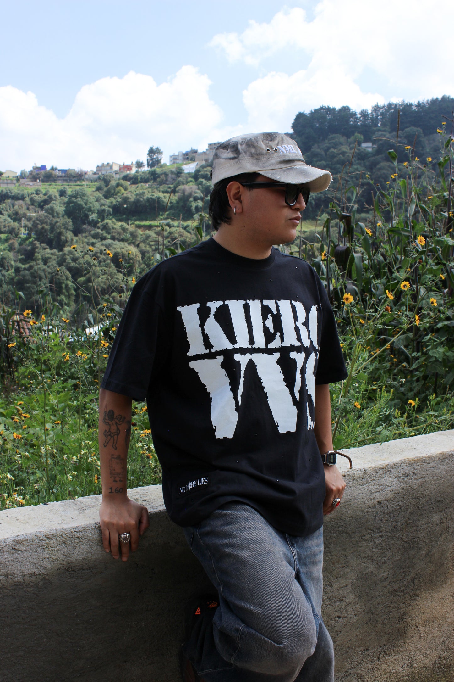 Playera con pedrería KIERO VVS "