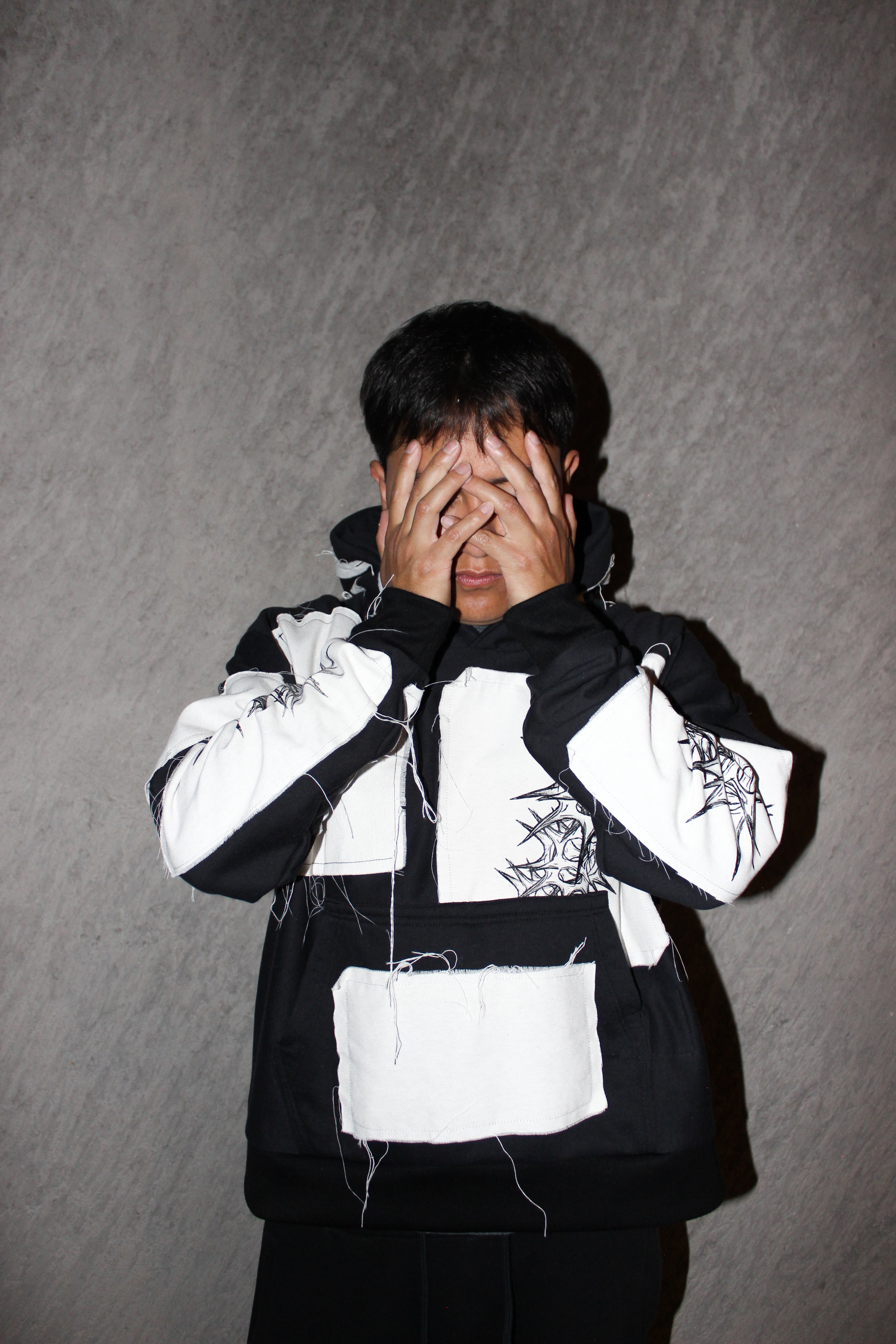 PARÁSITO " HOODIE