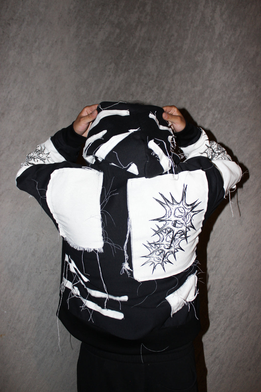 PARÁSITO " HOODIE
