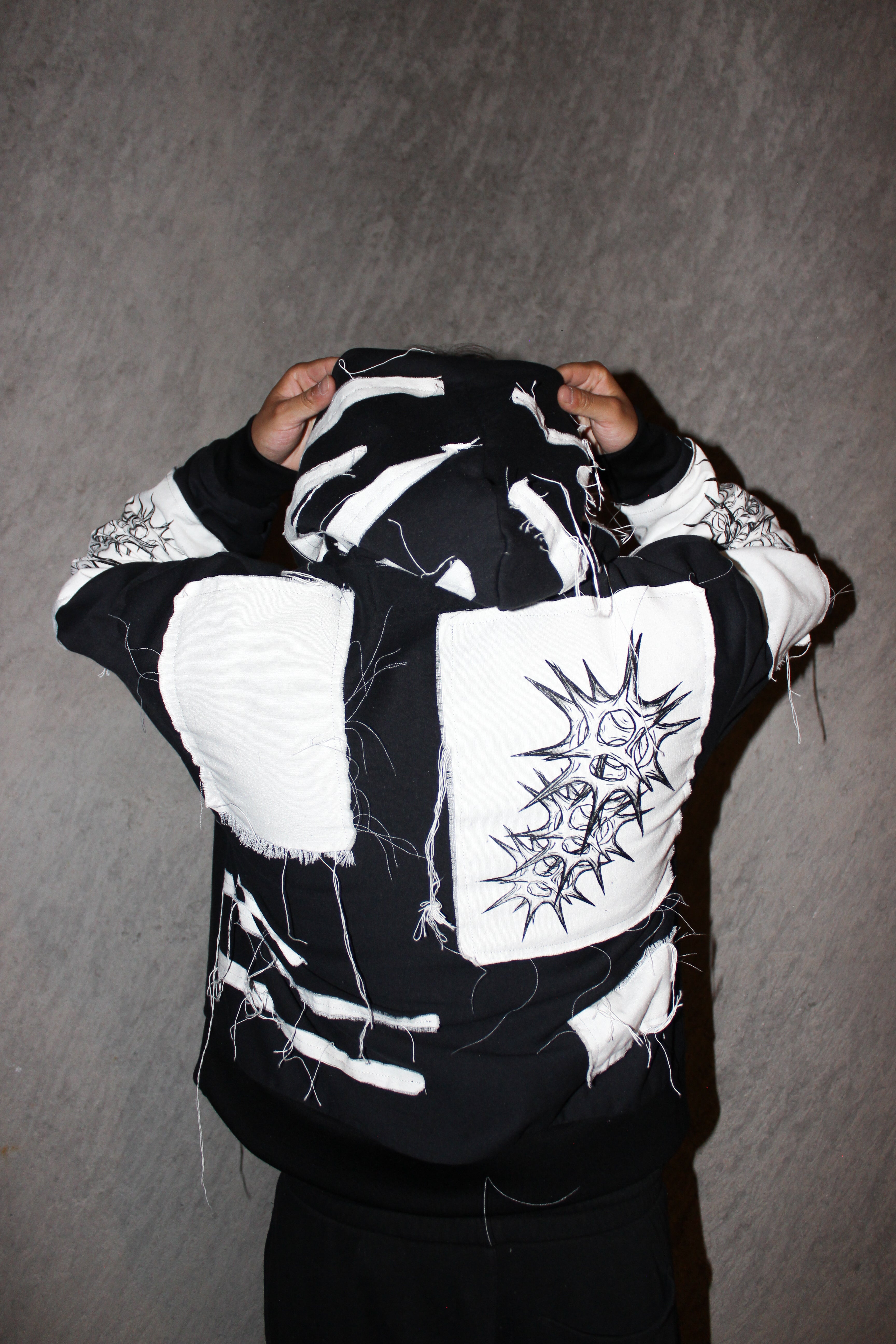 PARÁSITO " HOODIE