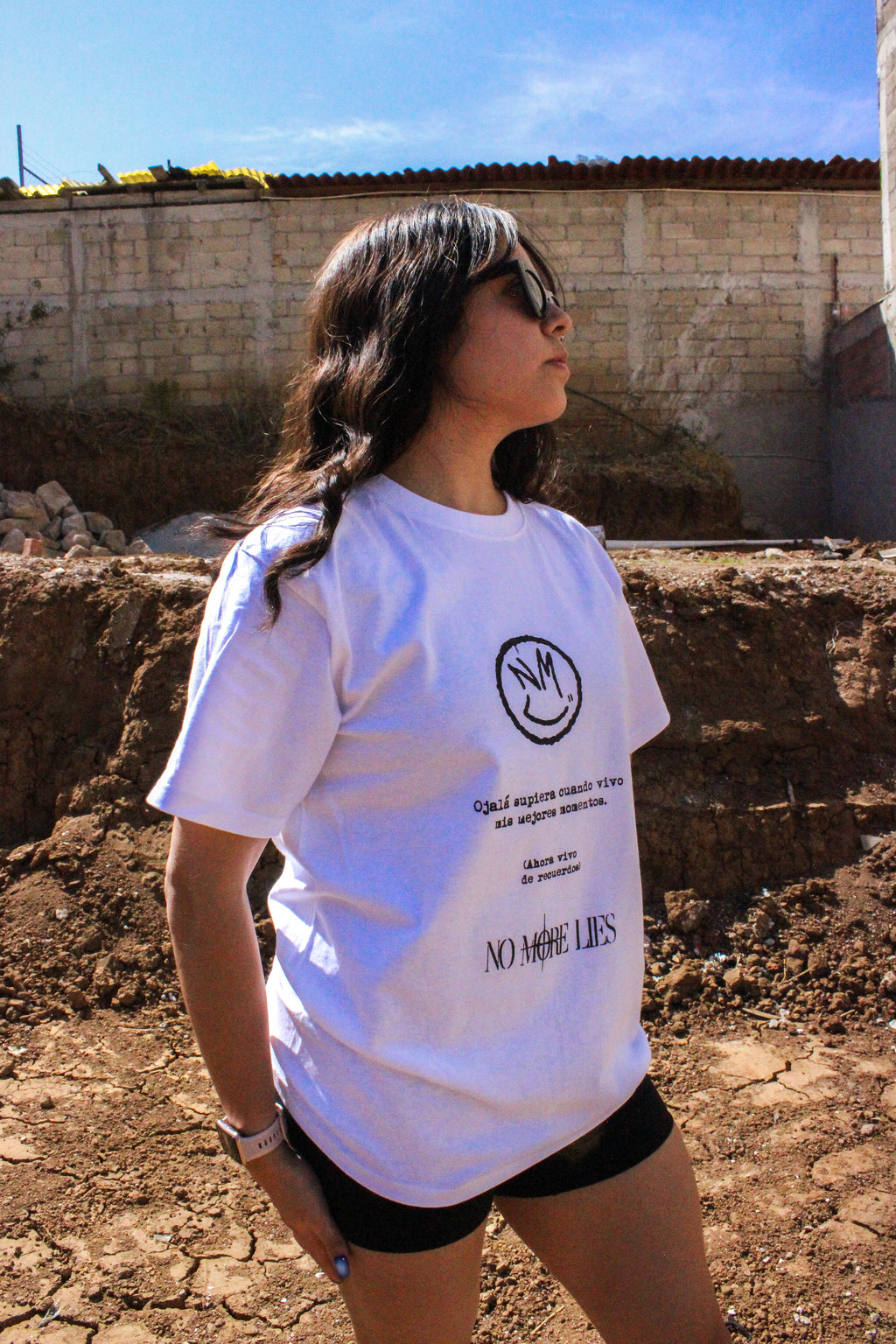 RECUERDOS " Playera de manga corta blanco con negro