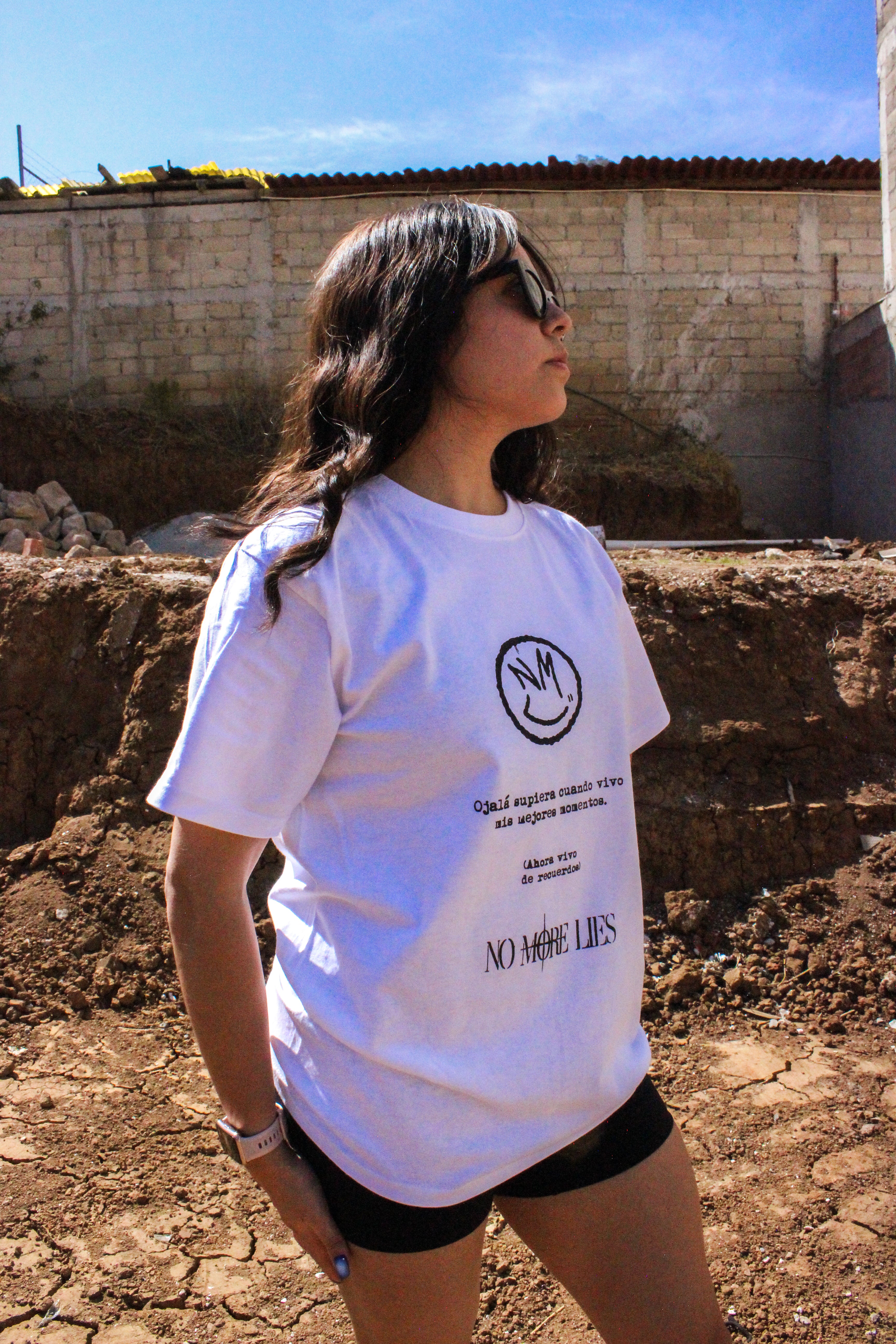 RECUERDOS " Playera de manga corta blanco con negro