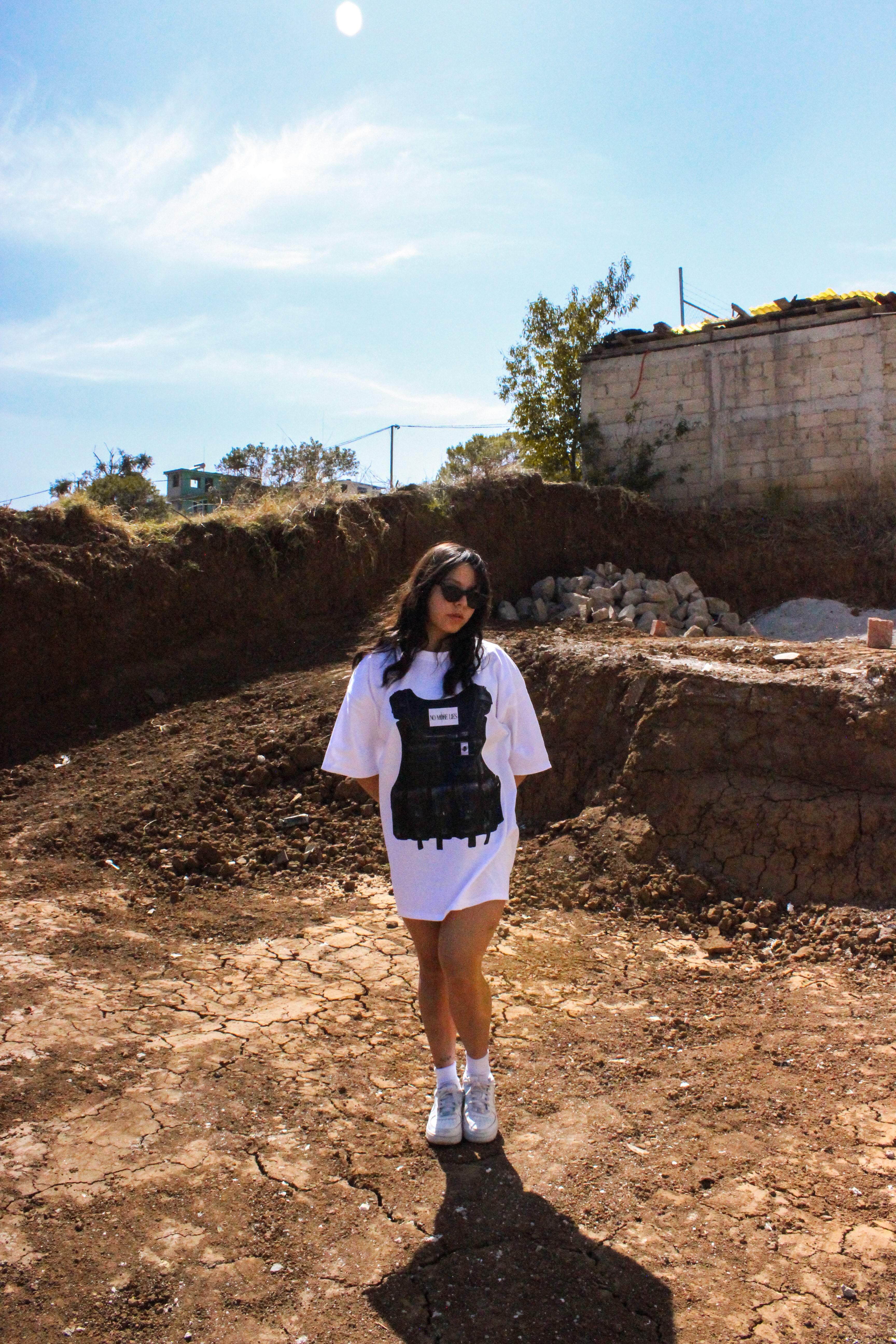 [ NML ARMY ] LADO "C" playera de manga corta en blanco con negro