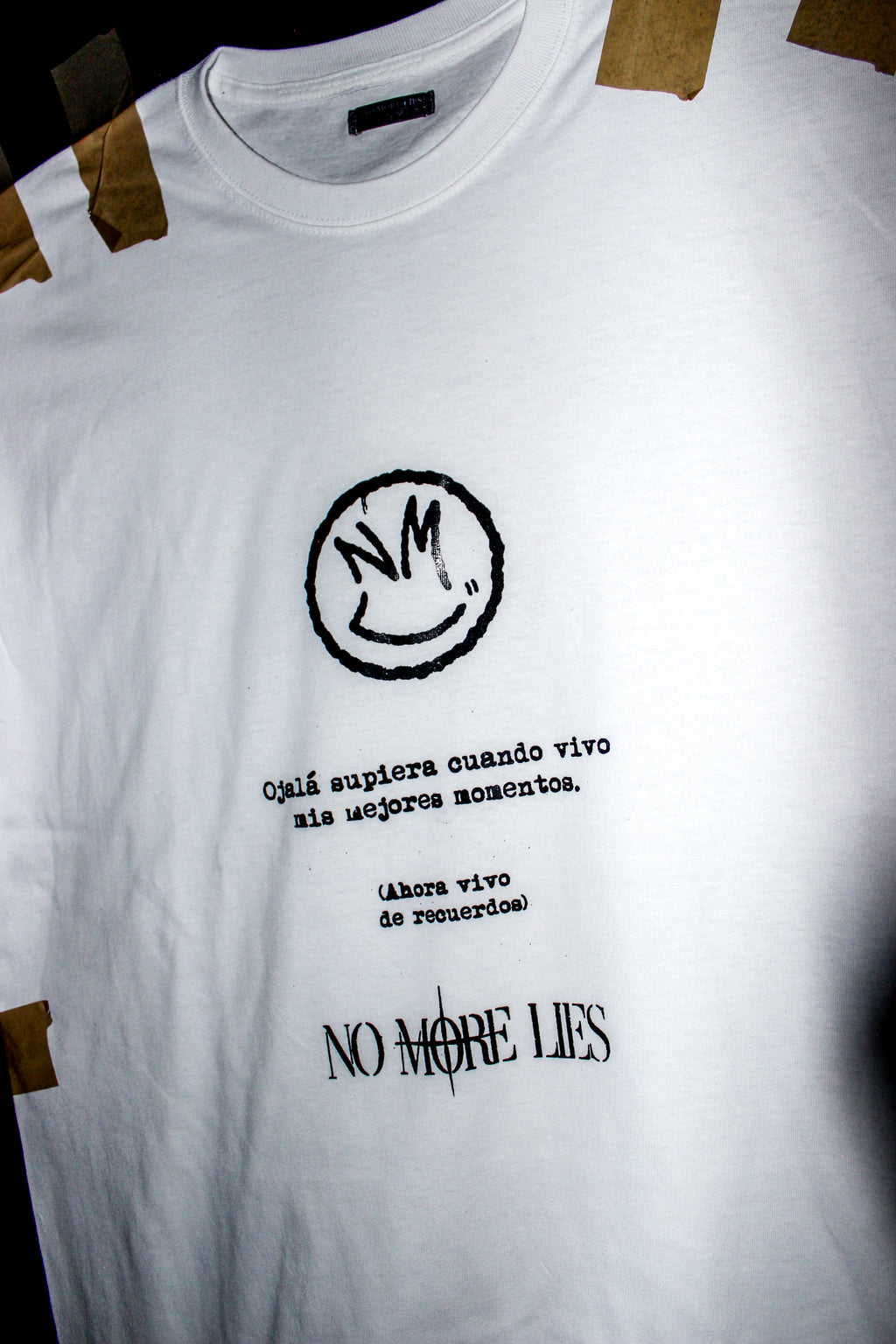 RECUERDOS " Playera de manga corta blanco con negro