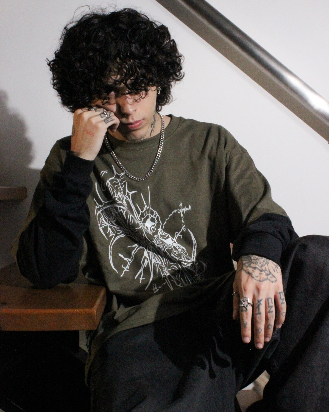 [ ANGELO ] Verde Olivo & Negro Manga Larga